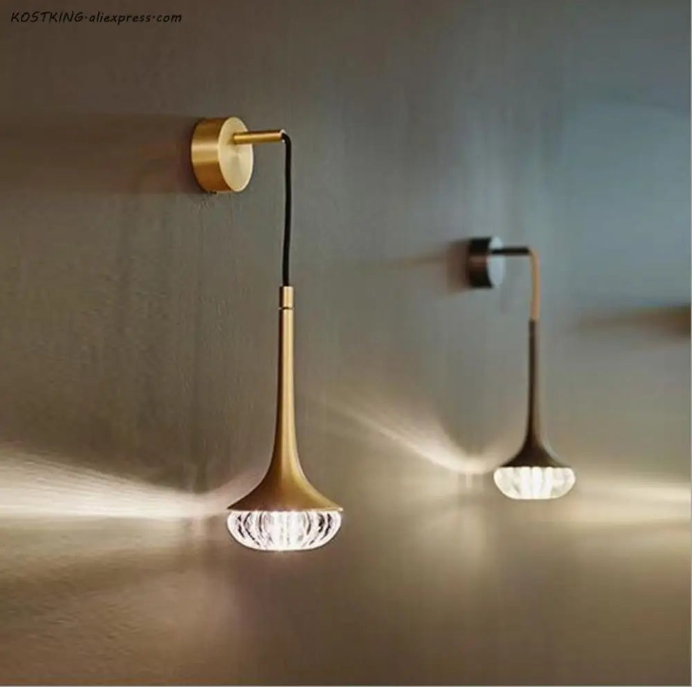 Applique murale moderne laiton et verre lumineux au style élégant