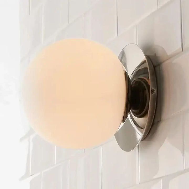 Applique murale moderne en verre opalin pour salle de bain design