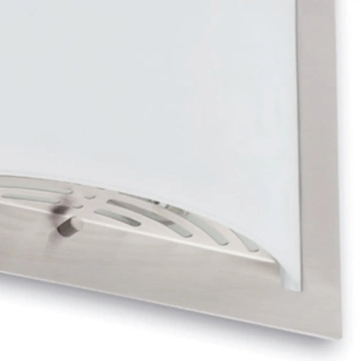 Détail du verre opale et de la platine de l'applique Diula