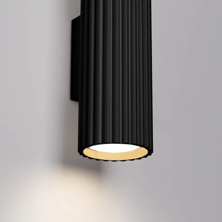 Applique murale karbon 30 noir avec design minimaliste et ampoules gu10 interchangeables pour plafonnier karbon allie