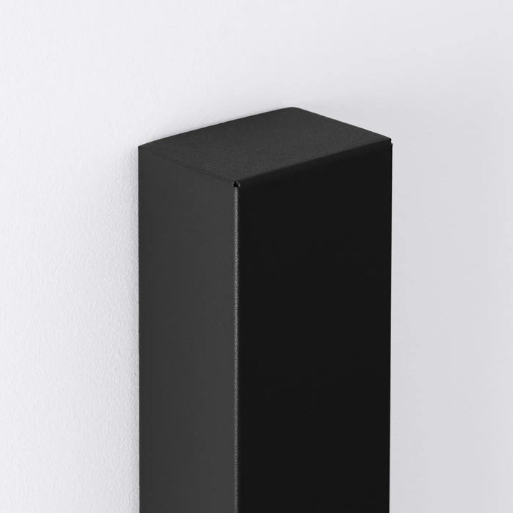 Enceinte murale noire rectangulaire mate de la collection freya compose d’appliques murales minimalistes cinq coloris