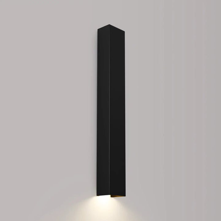 Applique murale freya 60 noir avec design moderne minimaliste et lumière chaude compose d’appliques murales minimalistes cinq coloris