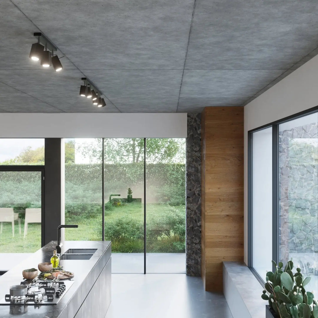 Applique murale merida noir avec design moderne, idéale pour cuisine avec comptoirs en béton et grandes fenêtres en verre