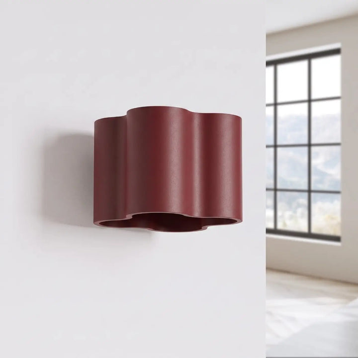 Applique murale Ovio en aluminium bordeaux, éteinte