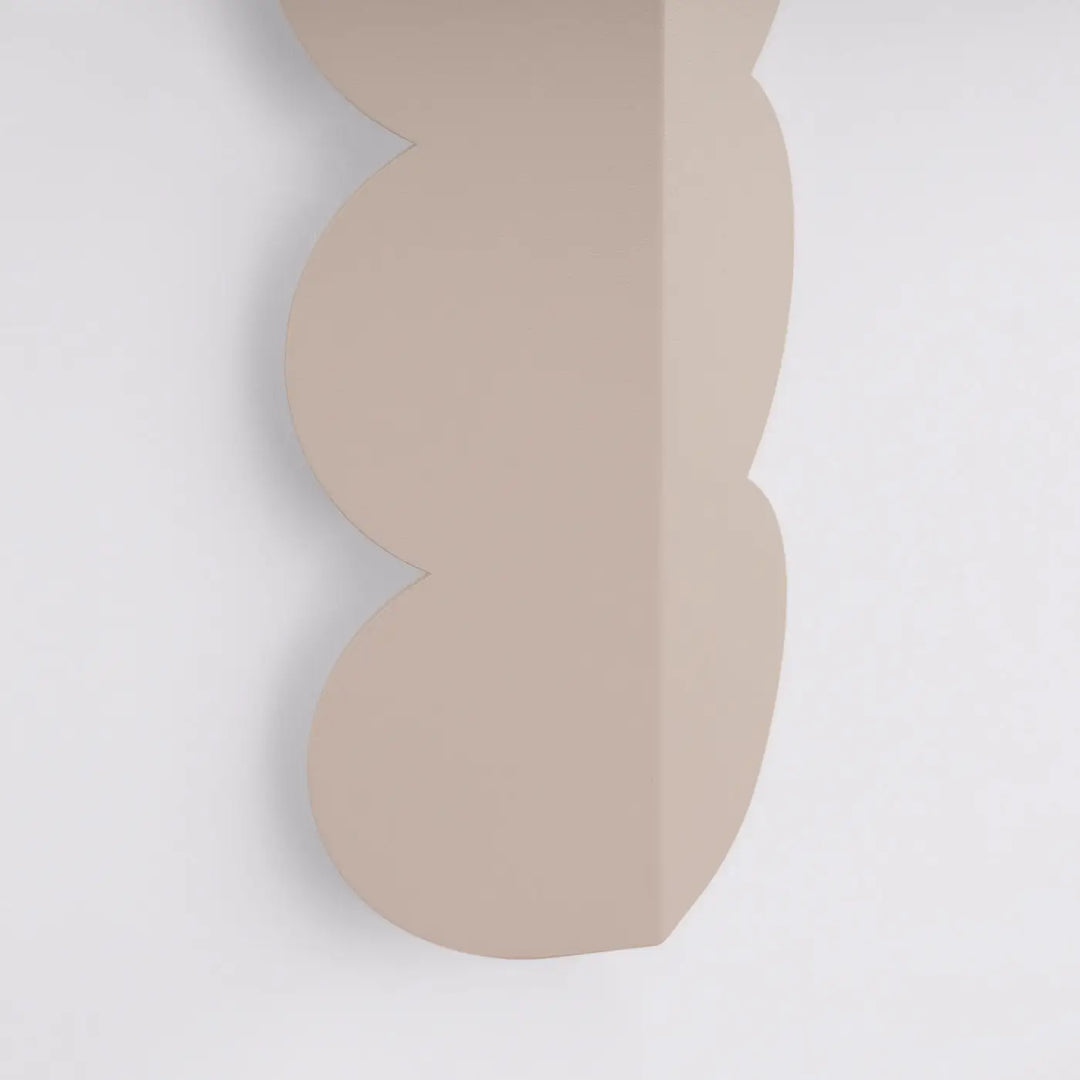 Applique murale BISCUIT taupe détail du pli