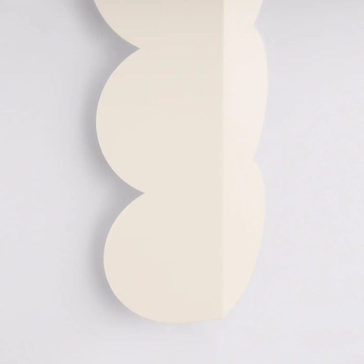 Applique murale BISCUIT beige détail du pli