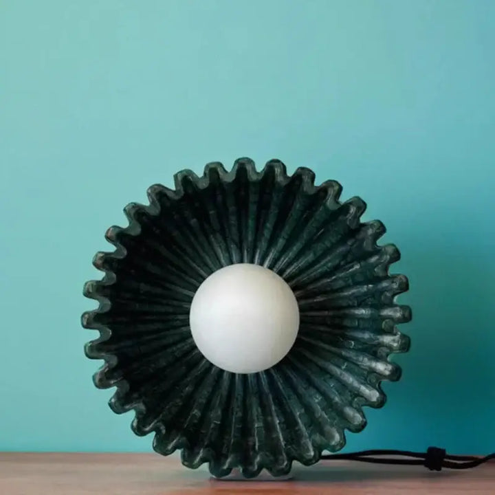 Applique murale ondulée au style organique contemporain