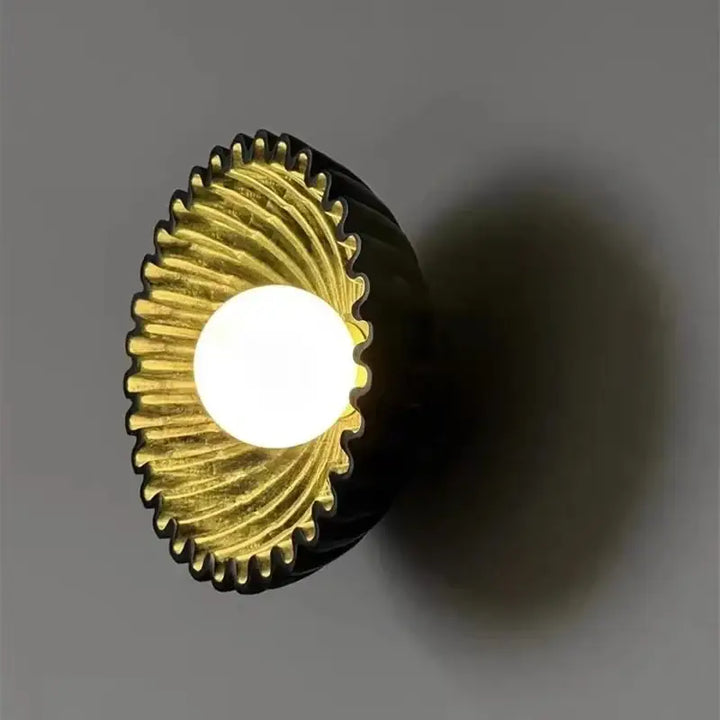 Applique murale ondulée au style organique contemporain