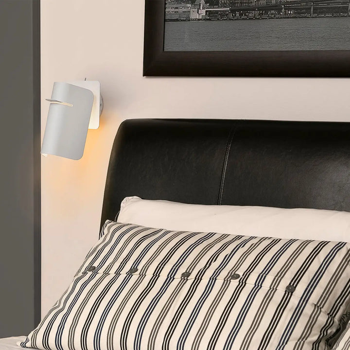 Applique murale Smile blanche de Faro Barcelona en situation