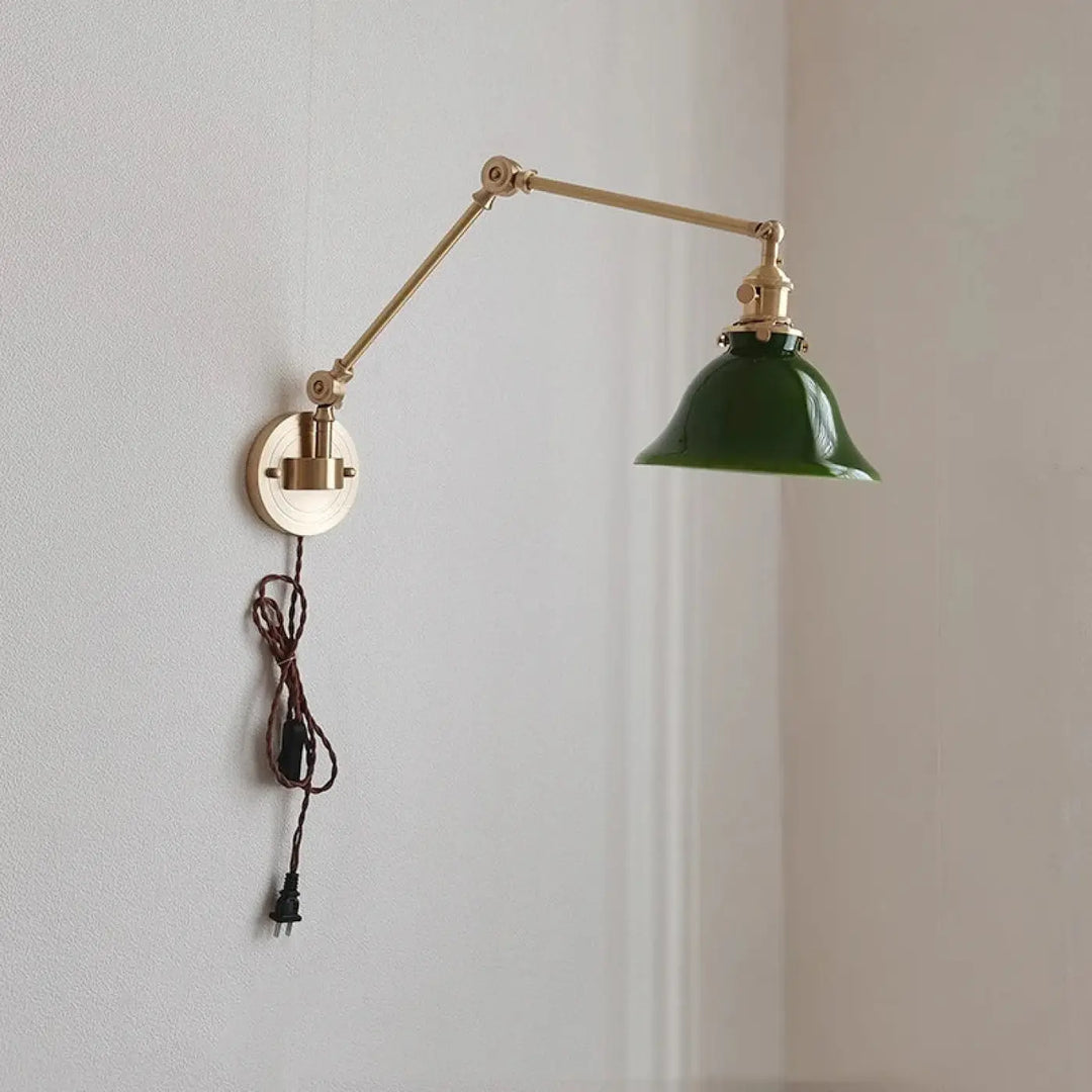 Applique murale orientable en laiton avec abat jour verte chic