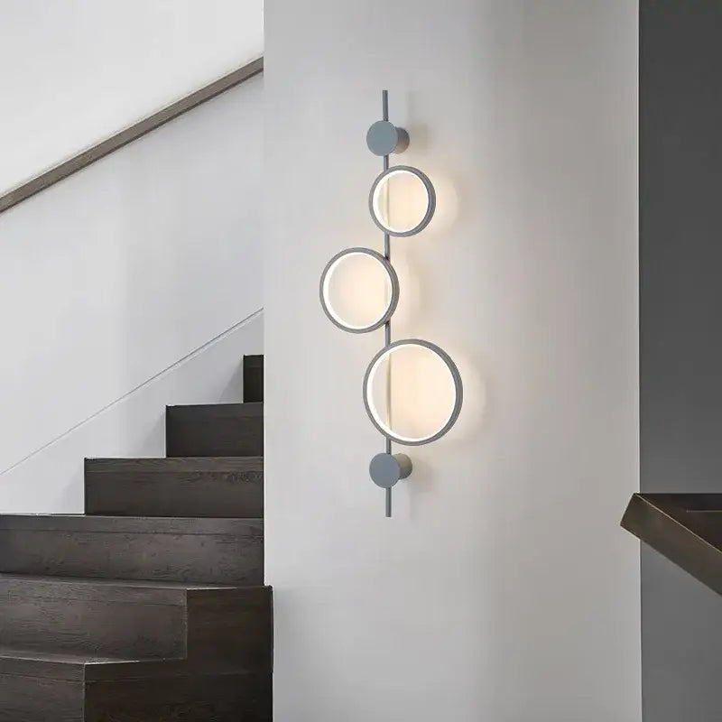 Applique Murale Originale Noir Ou Grise Avec 3 Cercles En LED Élégante