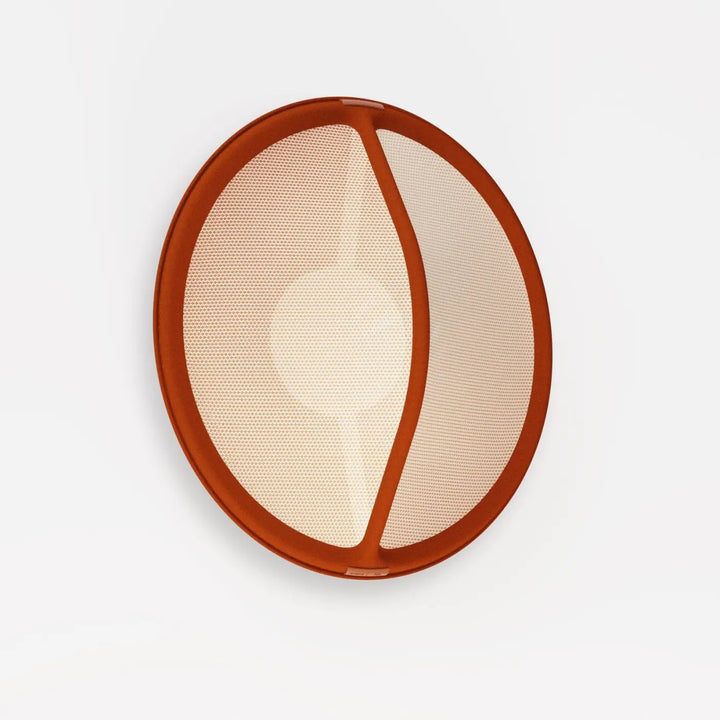 Applique murale pantaya de patricia urquiola avec cadre terracotta et tricot tendu beige texturé oval moderne
