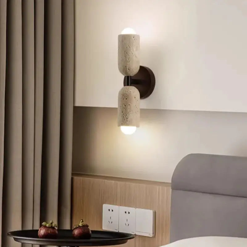 Applique murale en pierre avec un support en bois et à LED

