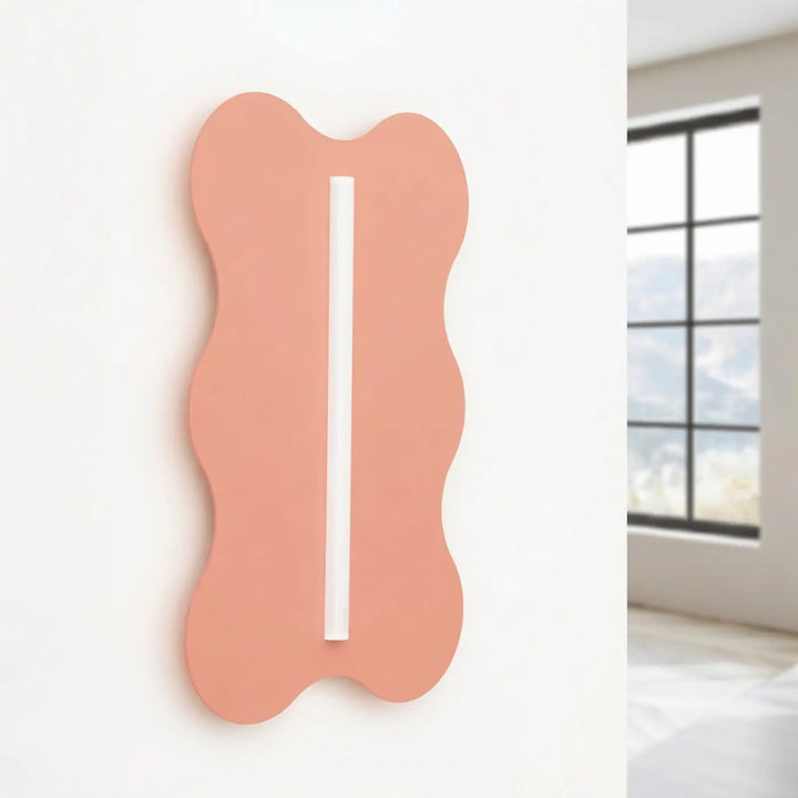 Applique murale KLOVER pêche éteinte, posée au mur