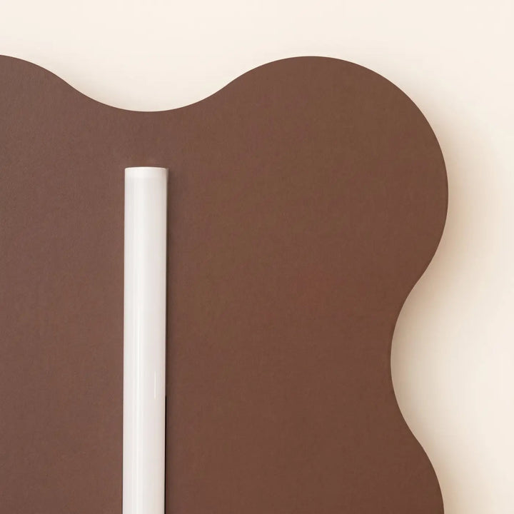 Applique murale KLOVER marron détail de la découpe