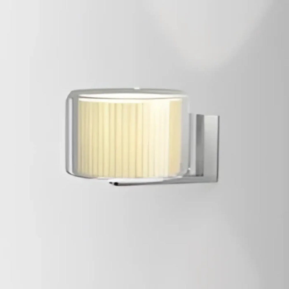 Applique murale kelya crème avec verre côtelé vertical et support métallique pour un éclairage doux murale raffinée