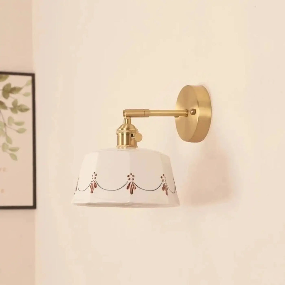 Applique murale rétro chic céramique motif et laiton