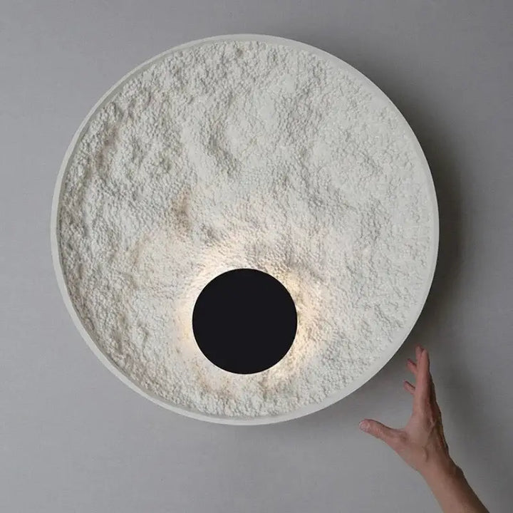Applique Murale Ronde Effet Éclipse Blanc Style Sculptural