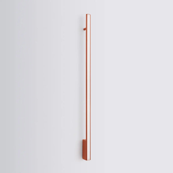 Applique murale lagom 120 rouge ocre avec design minimaliste en finition cuivre d excellente qualité collection lagom allie