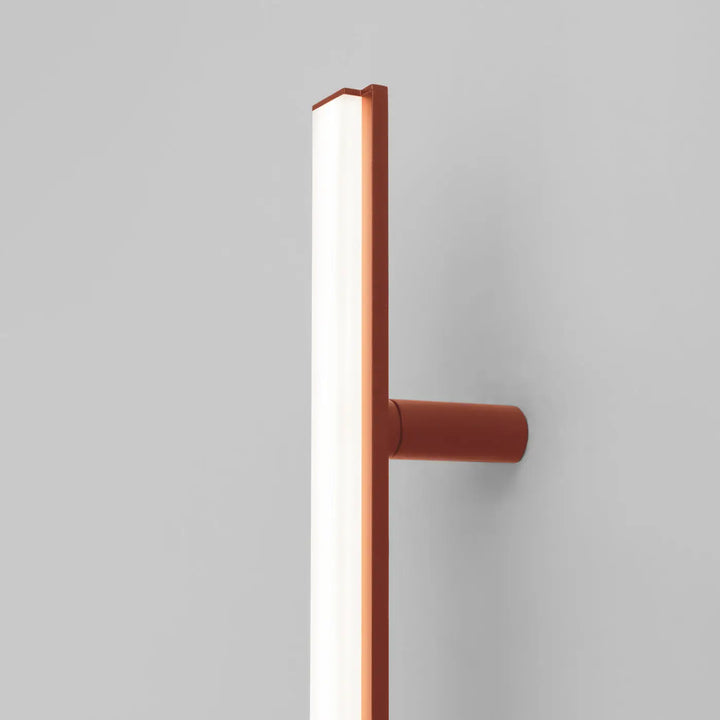 Applique murale lagom 120 en cuivre rouge ocre avec design minimaliste et excellente finition de la collection lagom allie