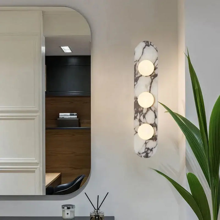 Applique murale scandinave effet marbre avec 3 boules blanches

