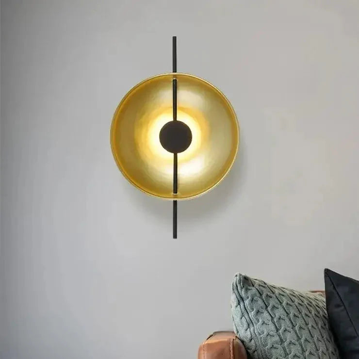 Applique Murale Sculpturale Effet Cible Noir Et Laiton

