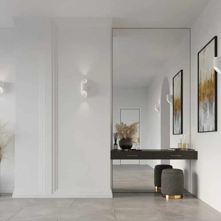 Applique murale blanc dans une entrée contemporaine