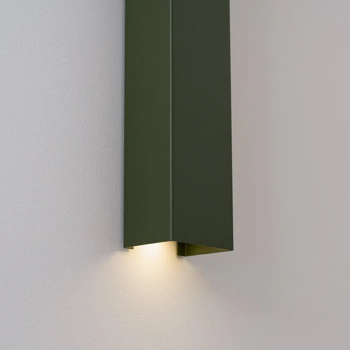 Applique murale olive vert freya 60 design minimaliste compose d’appliques murales minimalistes cinq coloris collection freya