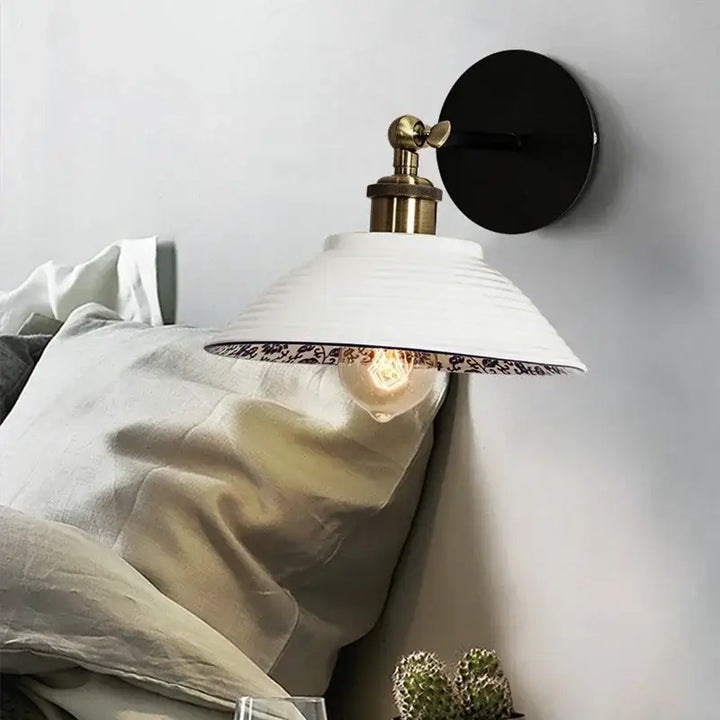 Applique vintage en céramique blanche et motif bleu style