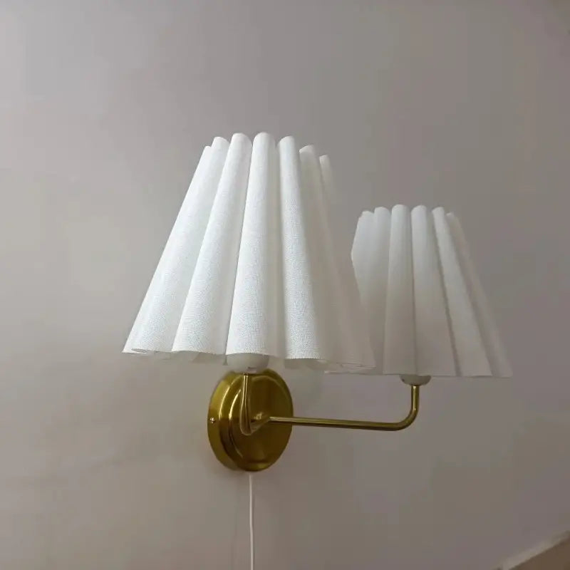 Applique vintage en tissu plissé et métal élégante