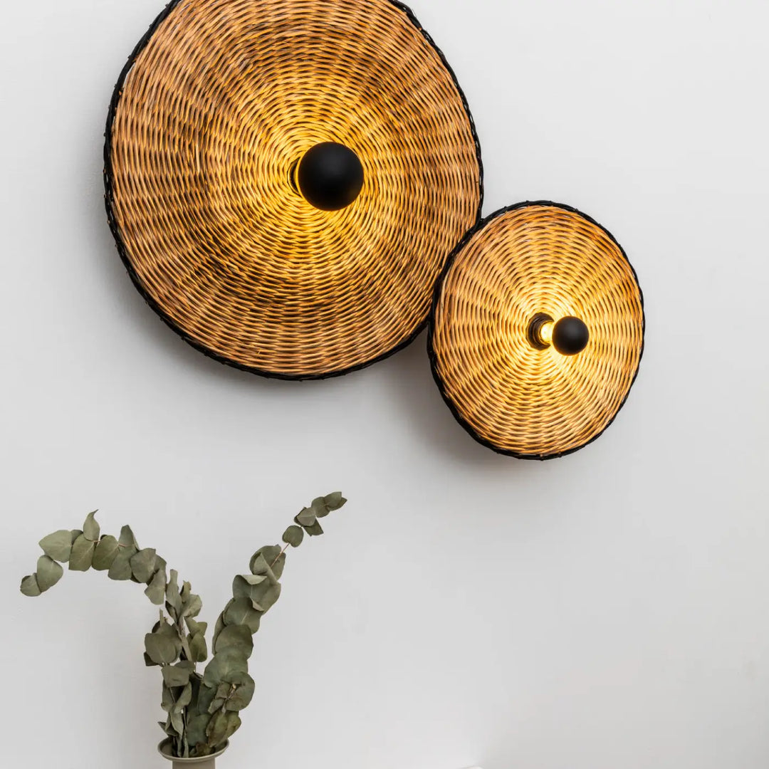 Applique Costas en rotin de Faro Barcelona en situation