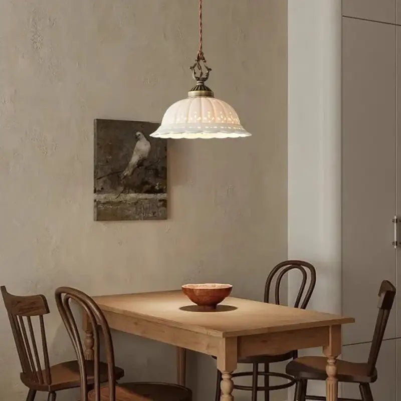 Suspension luminaire vintage en verre au style antique