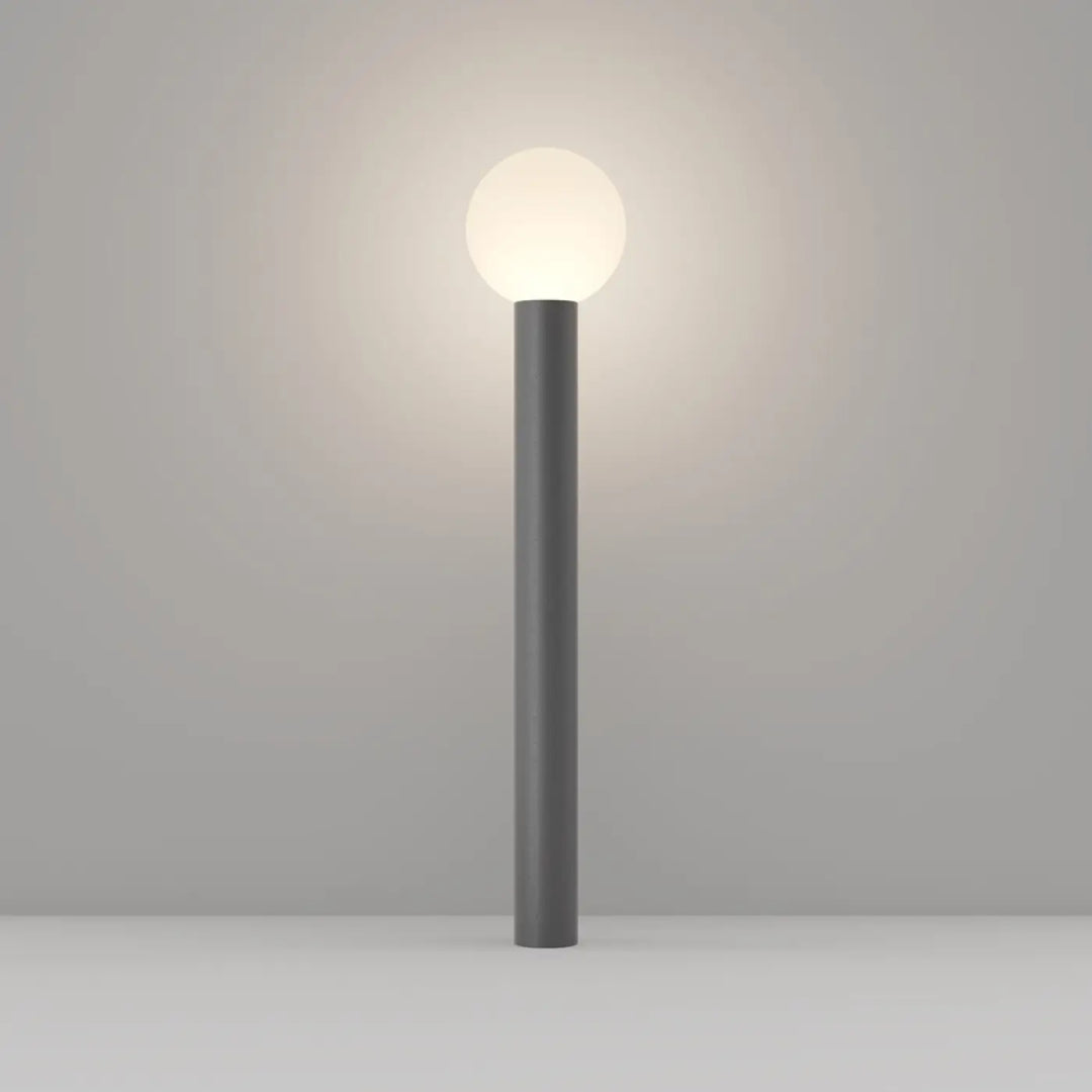 Borne extérieure b bold globe opale en verre dépoli avec lumière douce et structure cylindrique grise moderne