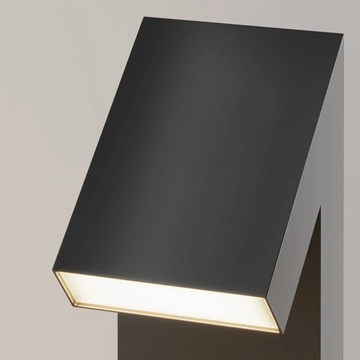 Borne extérieure en acier noir avec tête inclinée et finition mate moderne éclairage led chaud