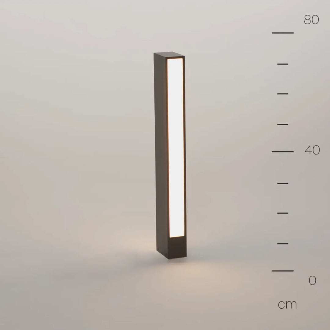 Borne extérieur hof rectangulaire en acier gris avec profil rectangulaire et led blanche version basse
