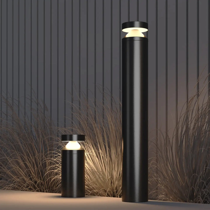 Borne extérieure cylindrique acier noir version basse avec éclairage led chaud pour chemin extérieur