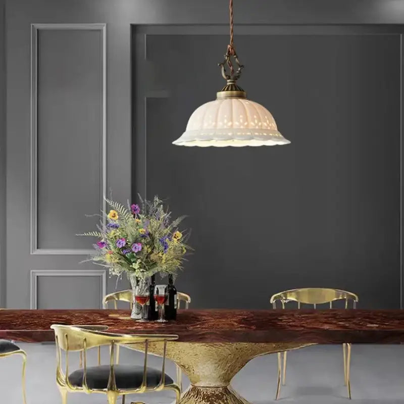 Suspension luminaire vintage en verre au style antique