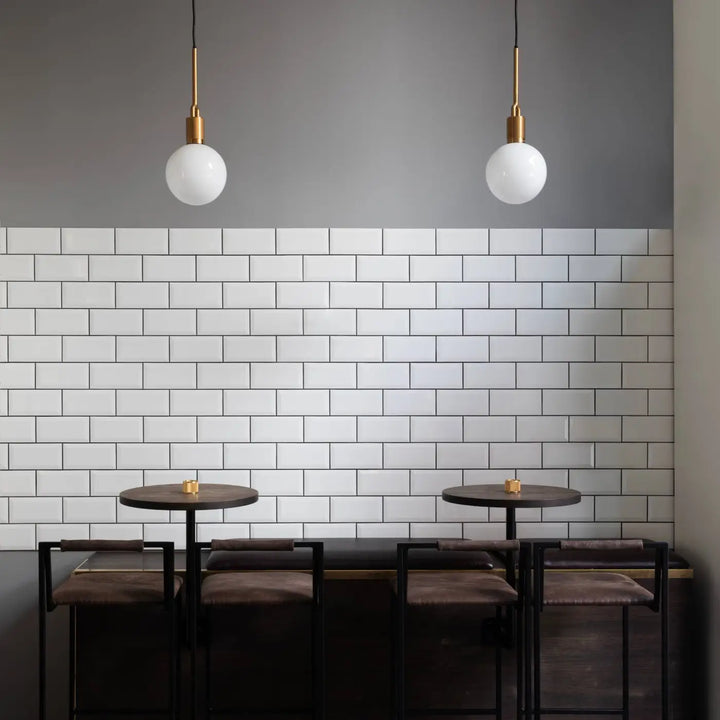 Globe Forked Medium dans un intérieur #couleur_blanc