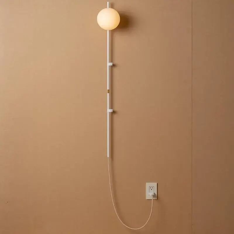 Grande applique murale originale avec branchement par prise

