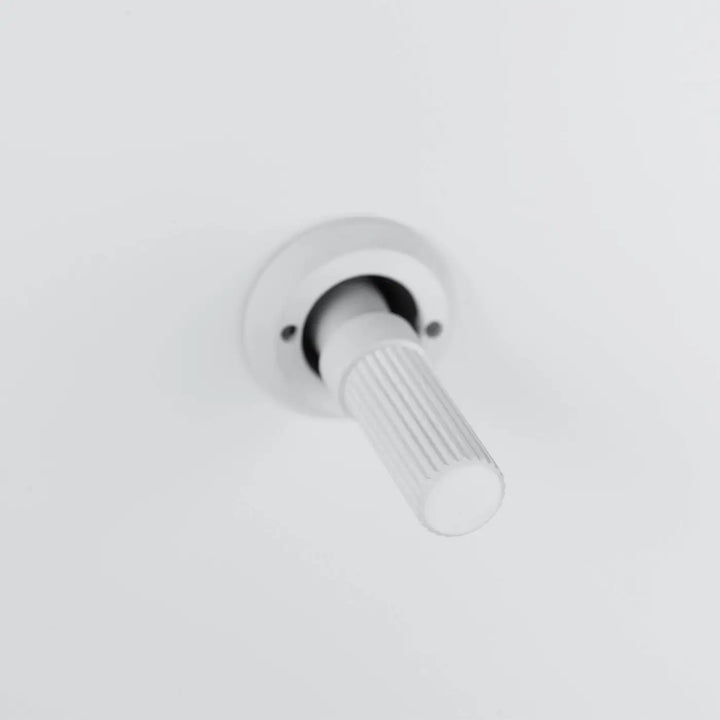 Détail du levier à gravure alignée blanc #couleur_blanc