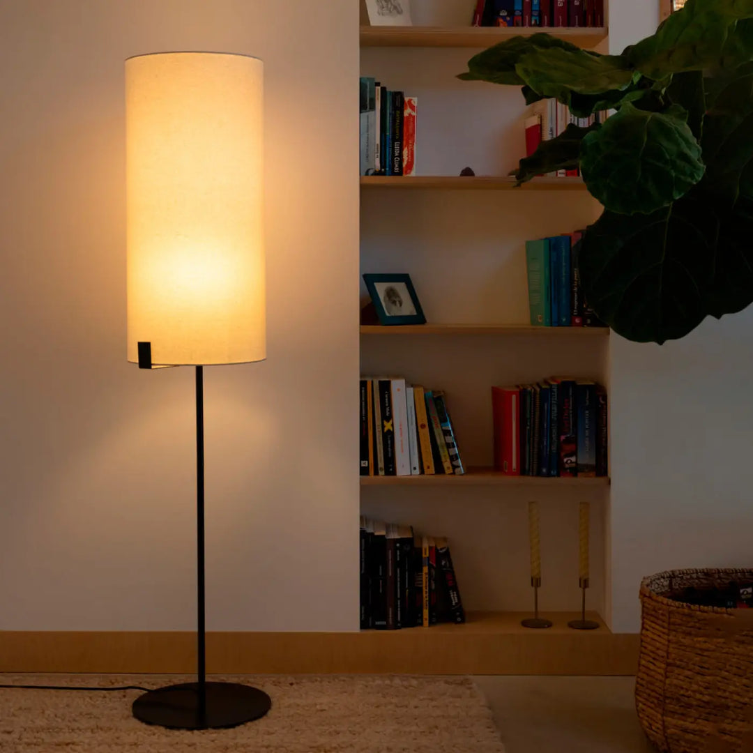 Lampadaire Nila de Faro Barcelona en situation