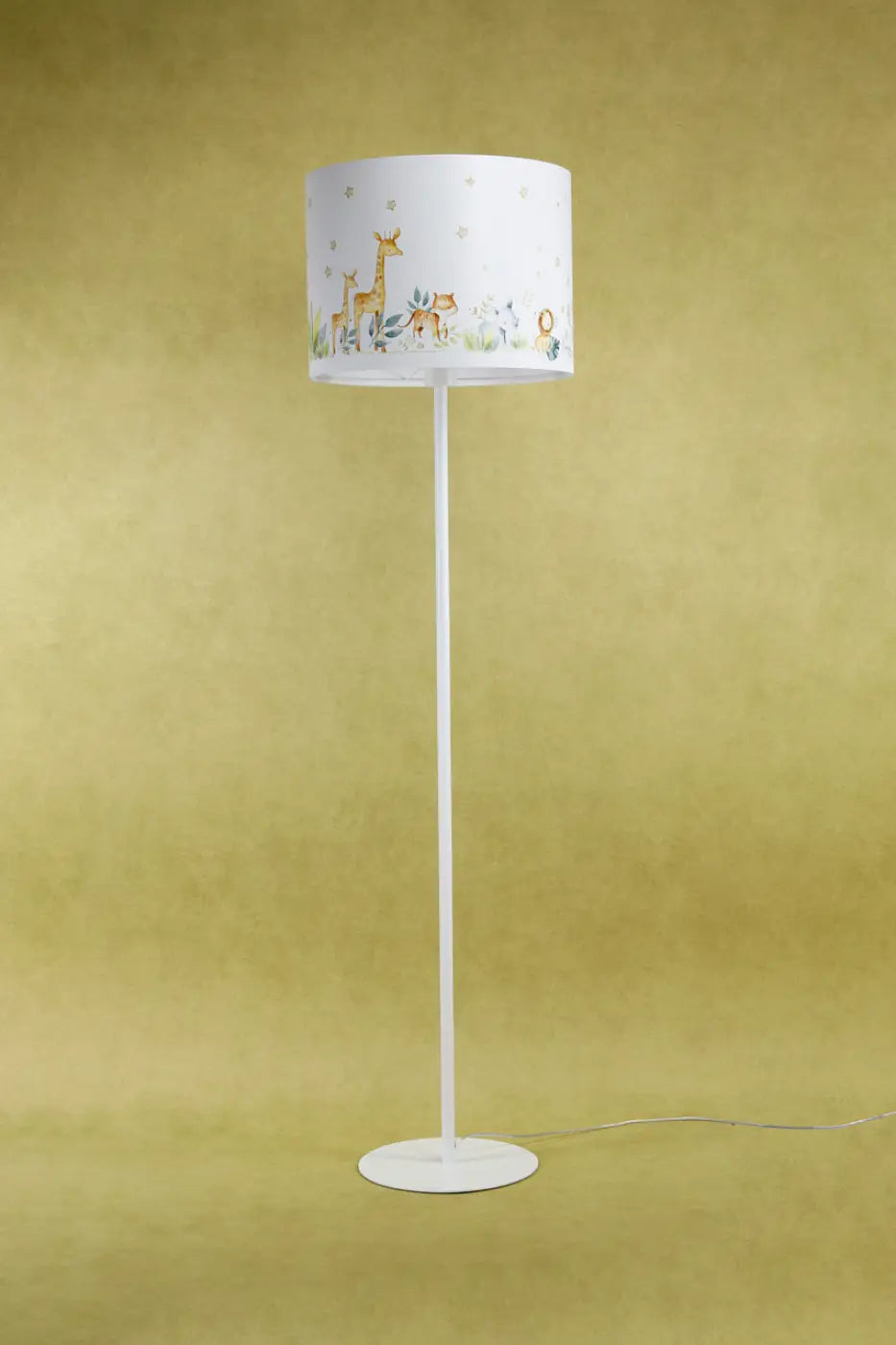 Lampadaire blanc enfant avec abat-jour cylindrique illustré d’animaux forestiers en tons terre doux pour chambre d’enfant