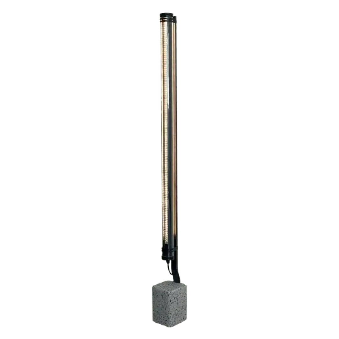 Lampadaire extérieur lukas cylindrique en métal avec finition métallique et base noire s’intègre facilement aux espaces extérieurs