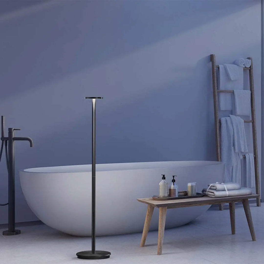 Lampadaire rechargeable Luci en aluminium