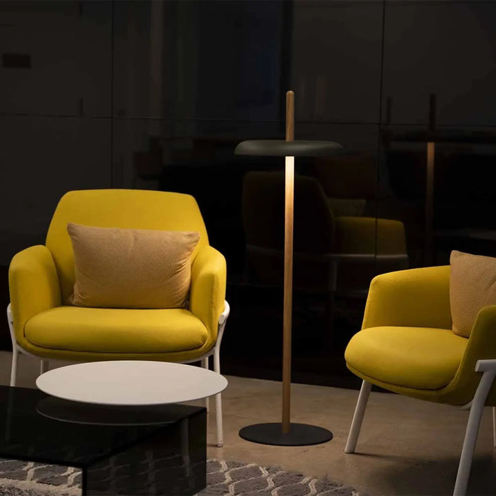 Lampadaire sans fil Nivél en bois massif et acier coloré