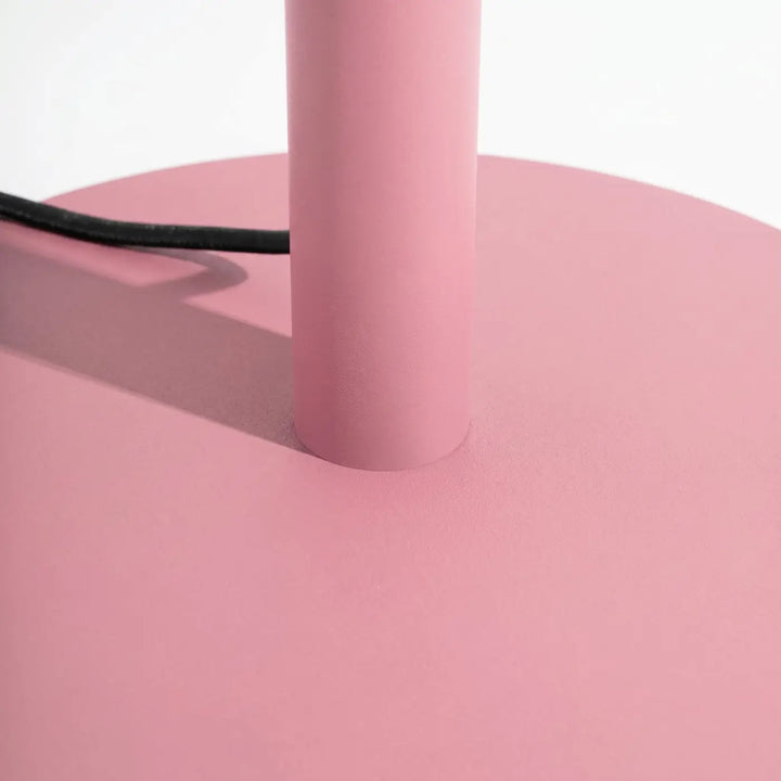 Lampadaire TRANG rose détail de la base