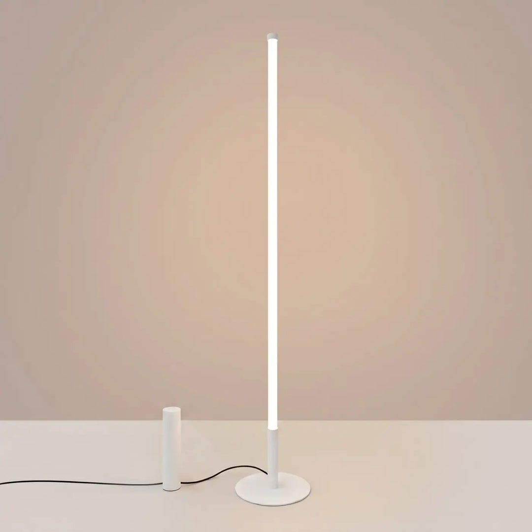 Lampadaire TRANG blanc allumée, tube lumineux