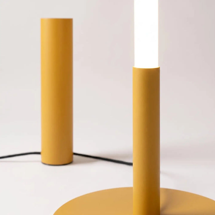 Lampadaire TRANG jaune détail du pied