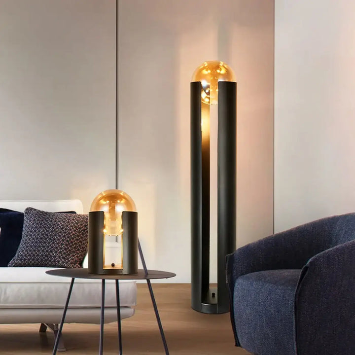 Lampadaire moderne en noir avec boule en verre design élégant