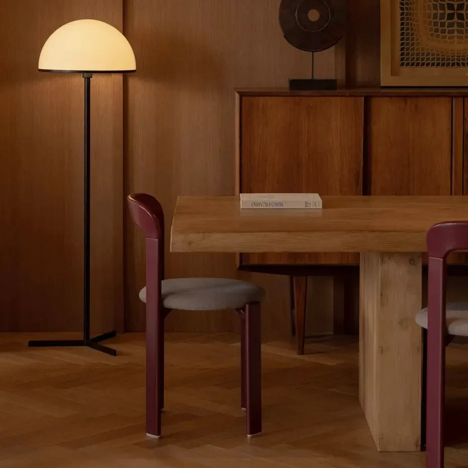 Lampadaire Dome dans un intérieur